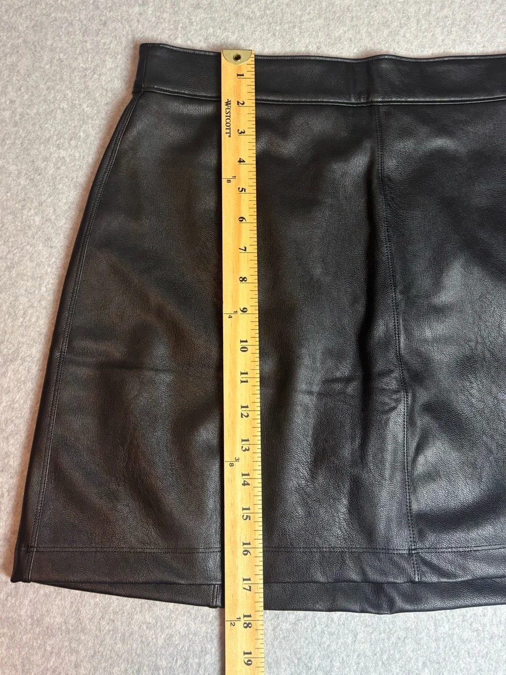 NEW SPANX Faux Leather Mini Skirt Attached Shorts Large Minimalist Sleek Chic